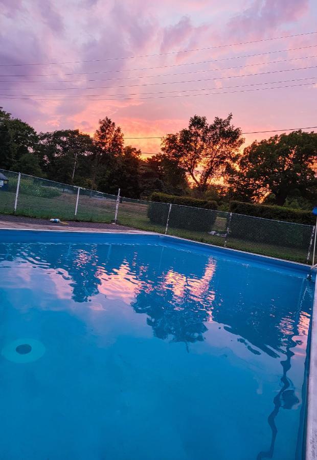 Gateway Motel Gananoque Exterior foto